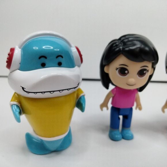 Remka Figures Asain Mom Dad Lexa Gill The Shark Ryans Doll family World Lot of 4 - Picture 2 of 16